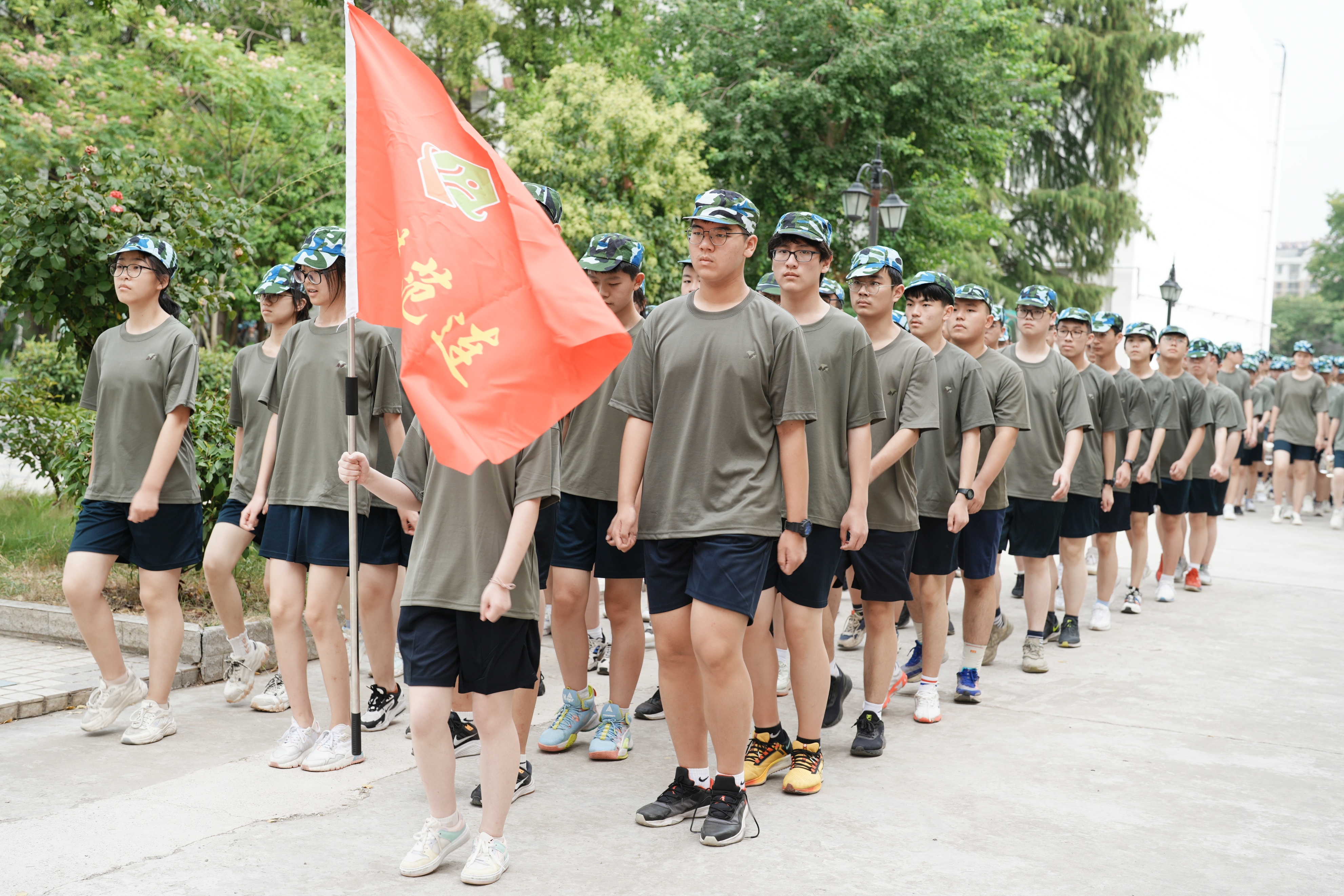 南京燕子矶中学校服图片