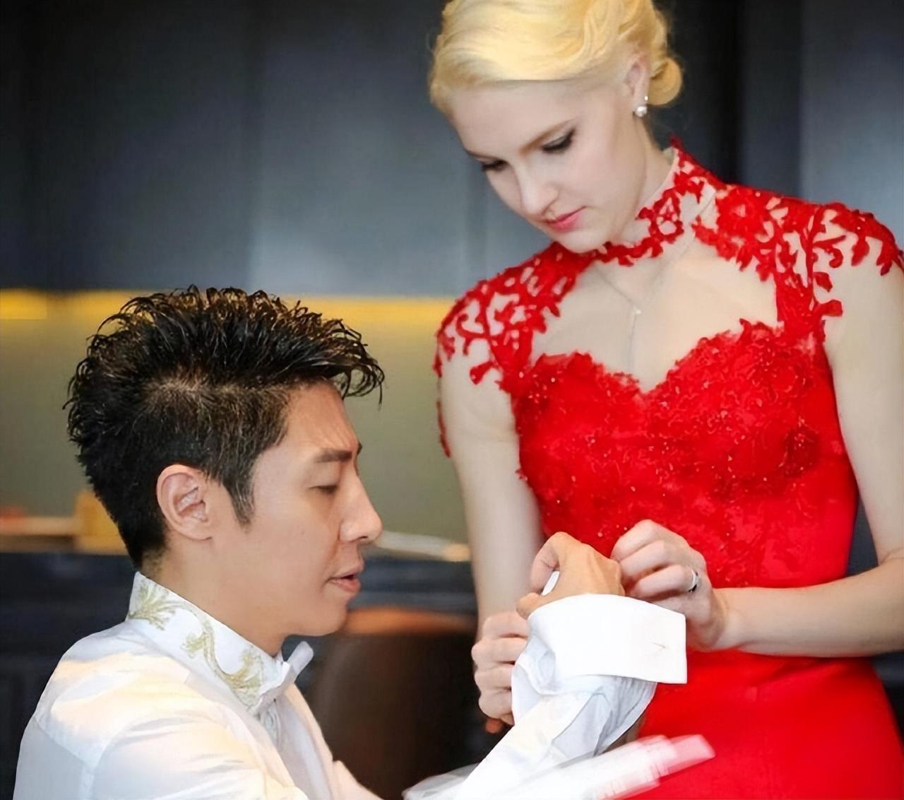 撒贝宁混血龙凤胎正脸照,一头金发像妈妈,李白喜欢打麻将看中医