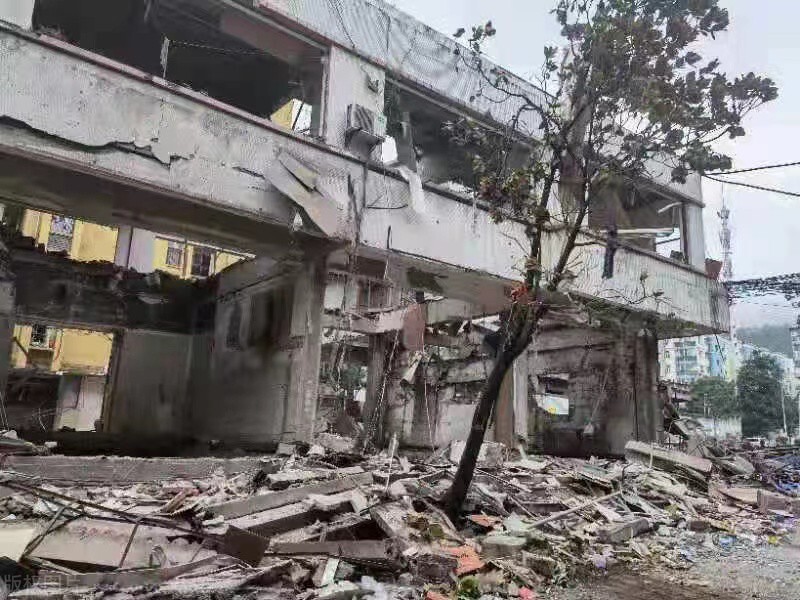 湖北十堰燃气爆炸事故牵动着无数人的心,祈祷伤者平安,逝者安息