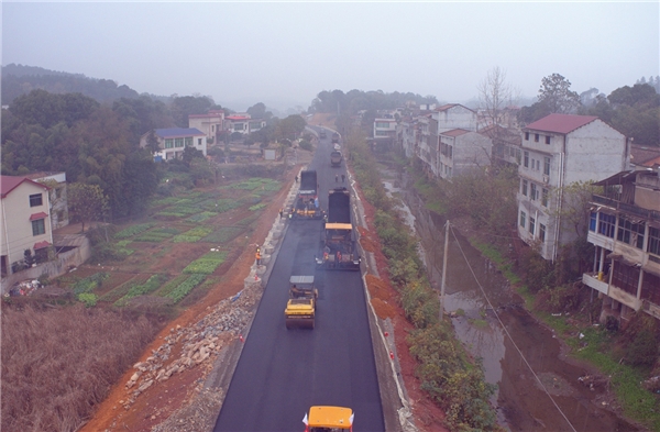 湘潭县白石镇至马家堰公路通车,"白马"拉动乡村振兴