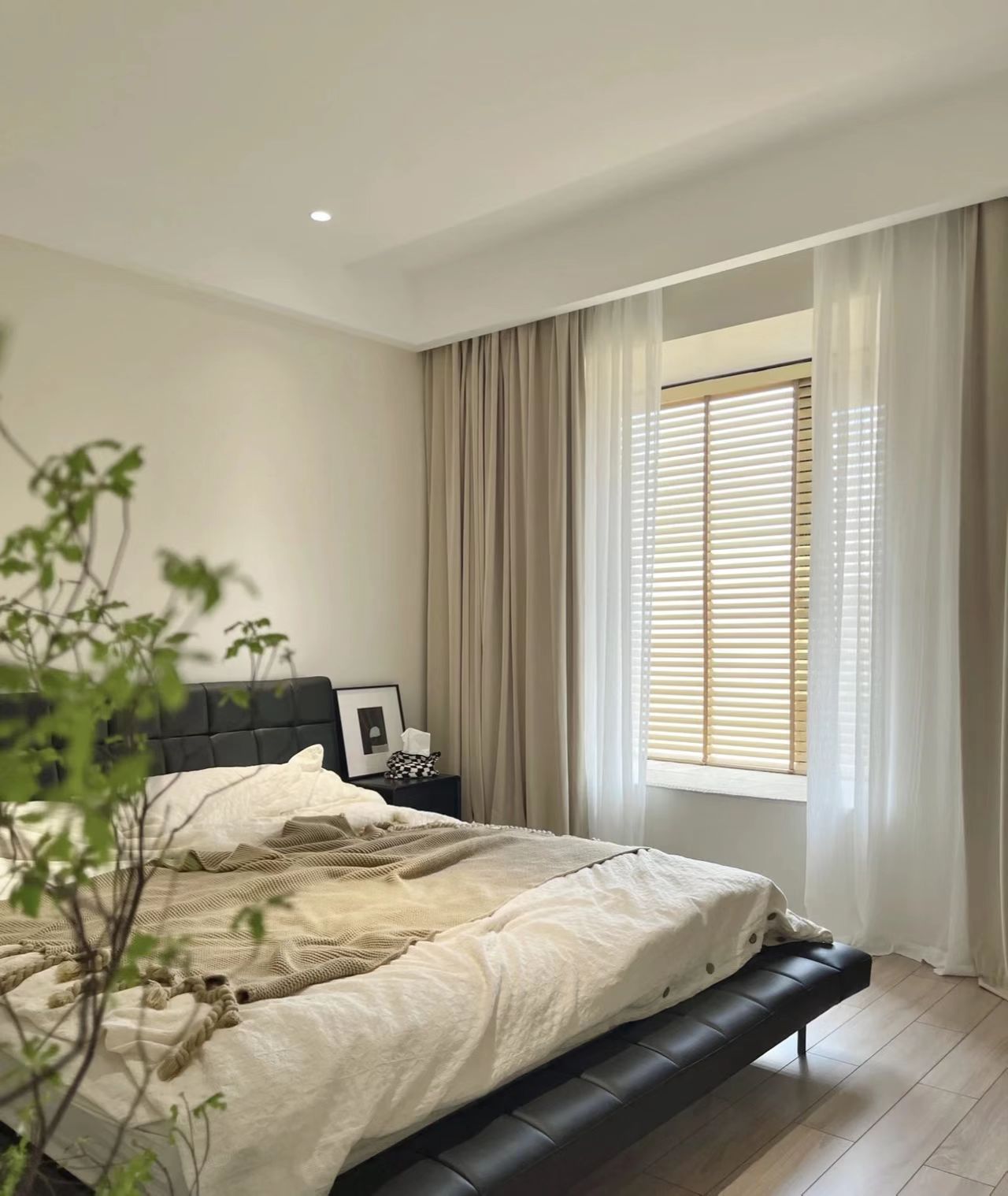 现代简约卧室窗帘选择攻略,看这五点就好了