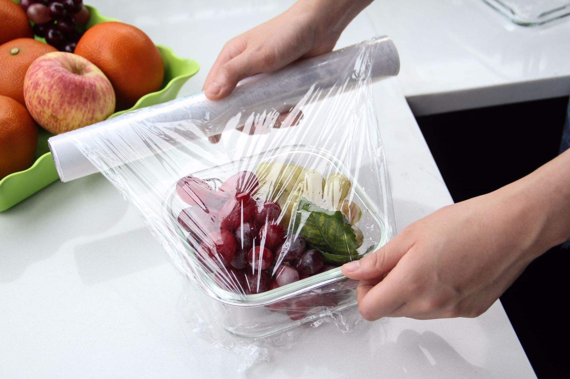 爱用保鲜膜的人,选对材质很重要,使用时还有3个注意事项