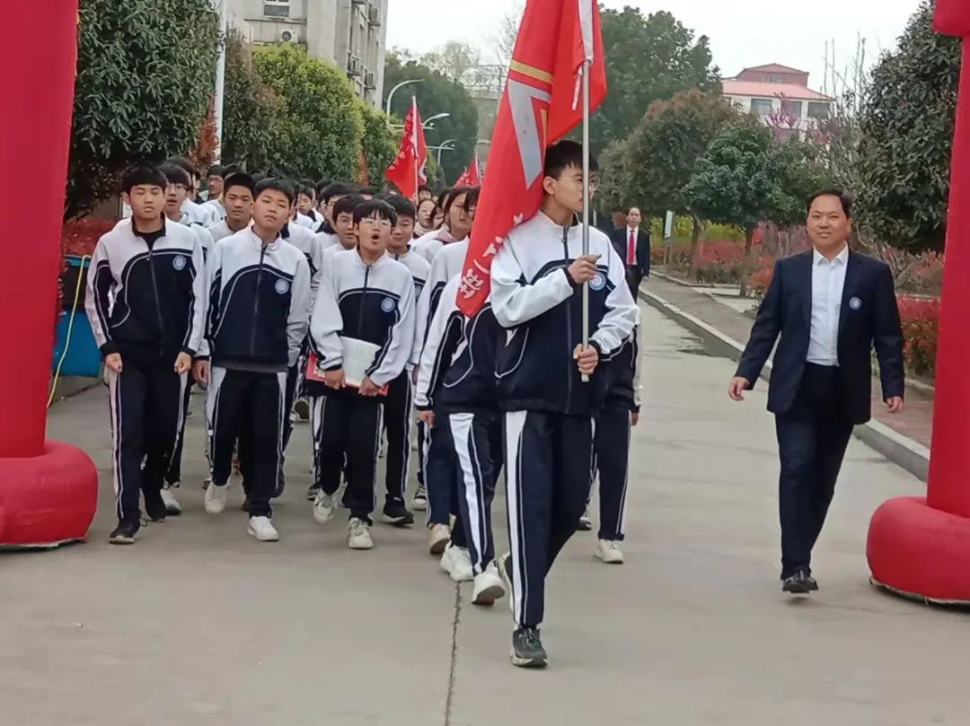 上蔡中学中考百日誓师大会进行时