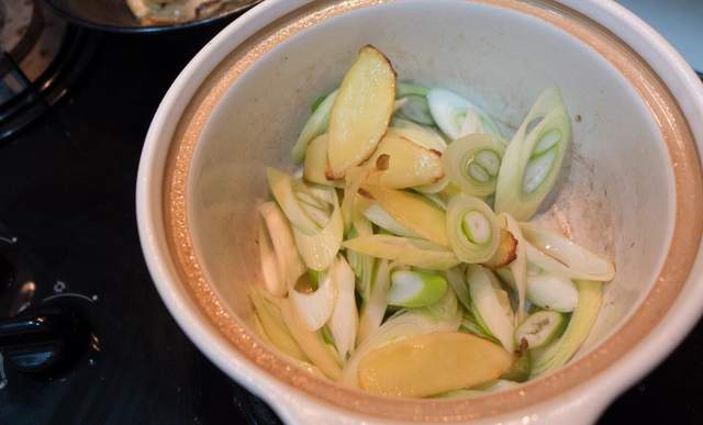 粤菜谱75期 广东大排档菜 姜葱焗生蚝煲的做法 李锦记旧庄蚝油