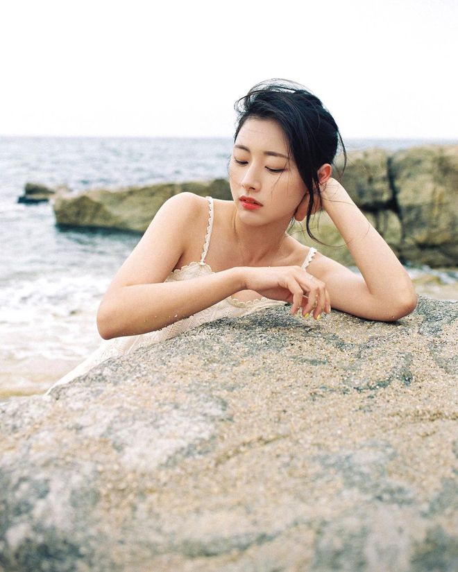 韩国烧酒代言模特37333531343937美照赏!