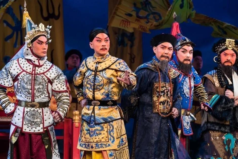 回顾大连京剧院院长杨赤:京剧团已经养活不了自己!该如何突围?