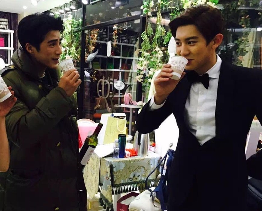 3年偷吃10次,"韩版罗志祥"朴灿烈28岁生日,艺人为何自毁前程