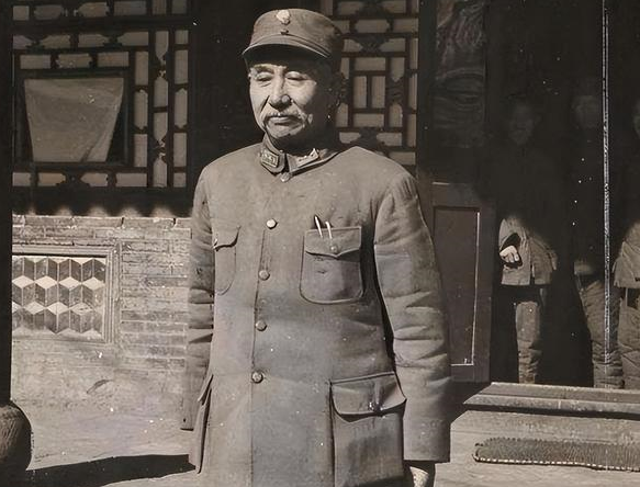 程潜给彭总介绍一中将,彭总大怒:原来是你!抬手就是两耳掌