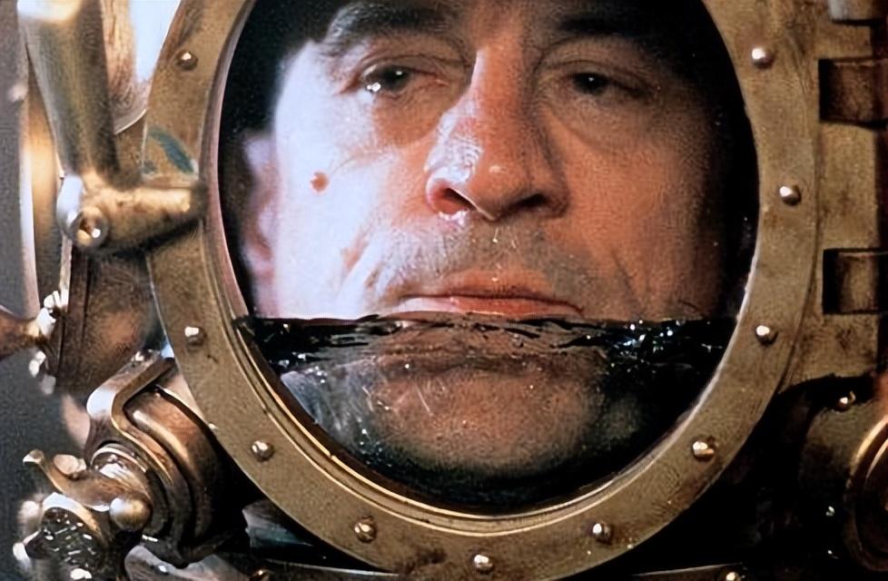 《怒海潜将》:勇闯浩瀚深海,英勇逆袭之旅