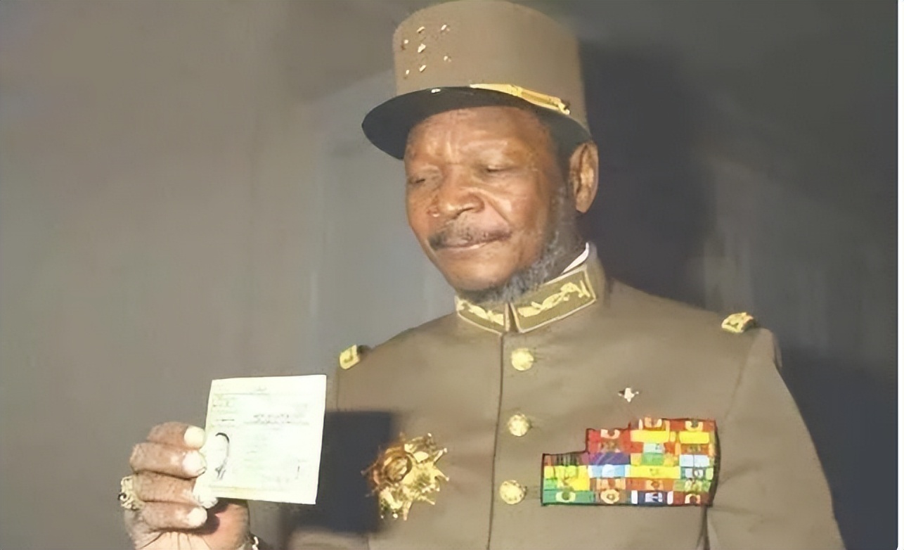 非洲最后一任皇帝博卡萨:爱吃人肉菜肴,自比拿破仑登基掏空国库