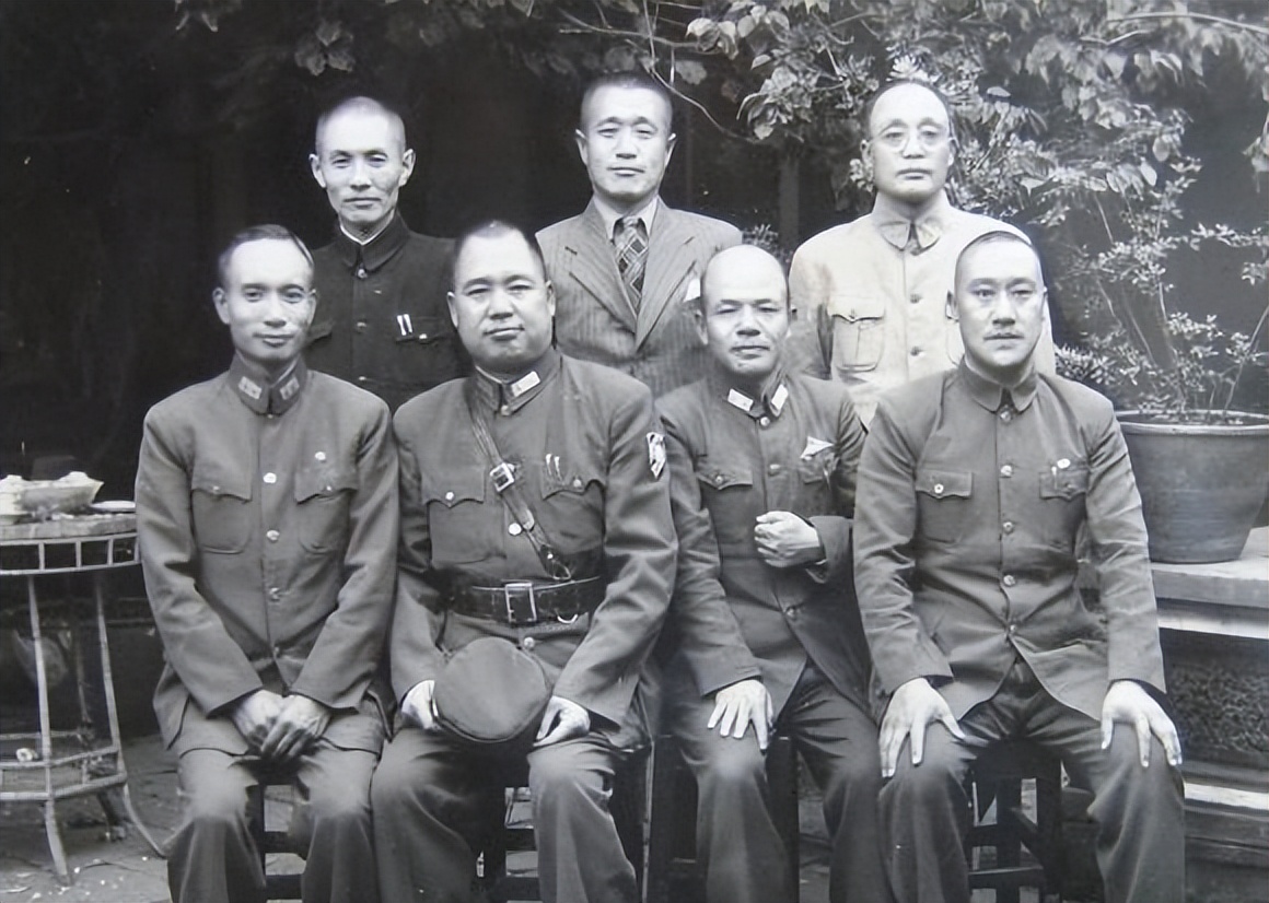 他是黄埔三杰之一,一生战功显著,众多黄埔名将都败在了他的手里