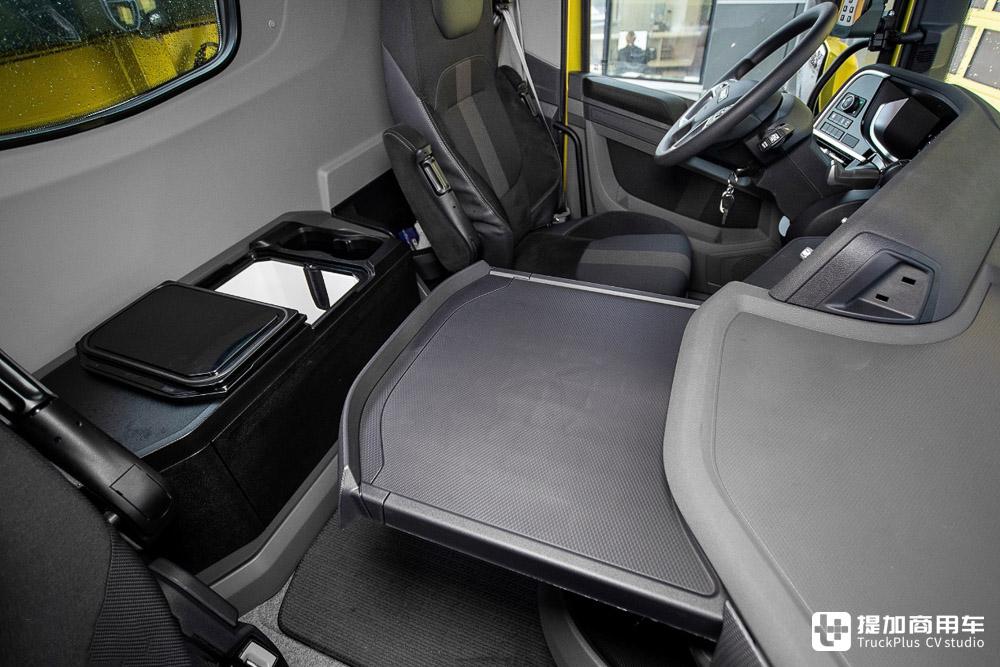 进军工程车市场,达夫卡车再推新车型,带你看xfc自卸车实力如何