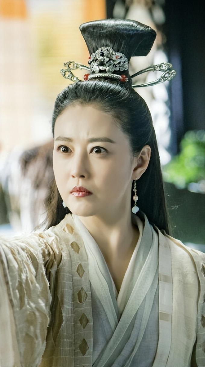 周海媚57岁独居北京拒绝婚姻与生育自由自在的单身生活