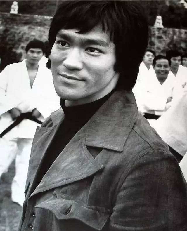 搏击的本质就是移动的艺术,一文解读李小龙的真实战力!