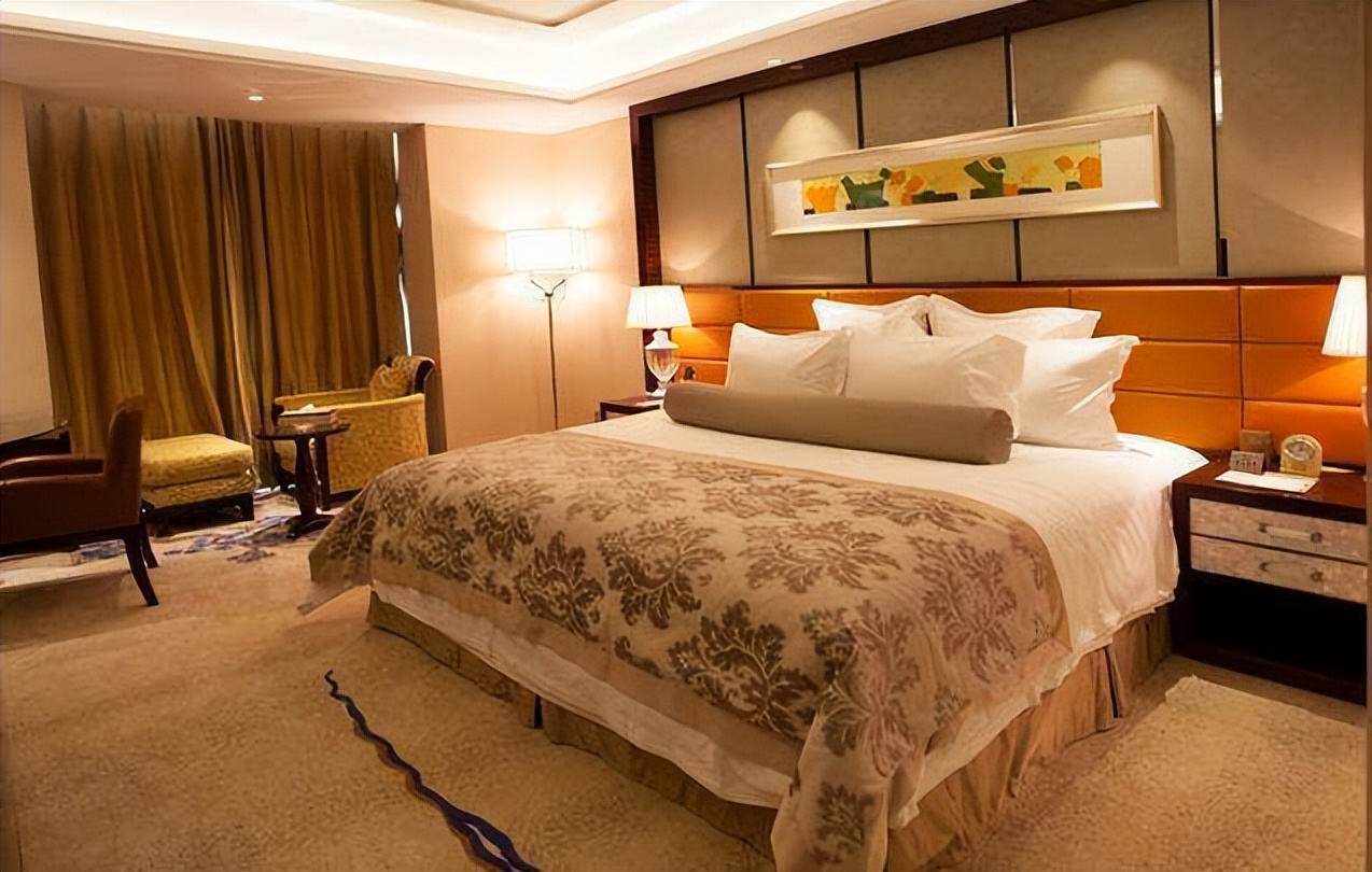 为啥酒店一到半夜就"满房"?客房经理说出原因