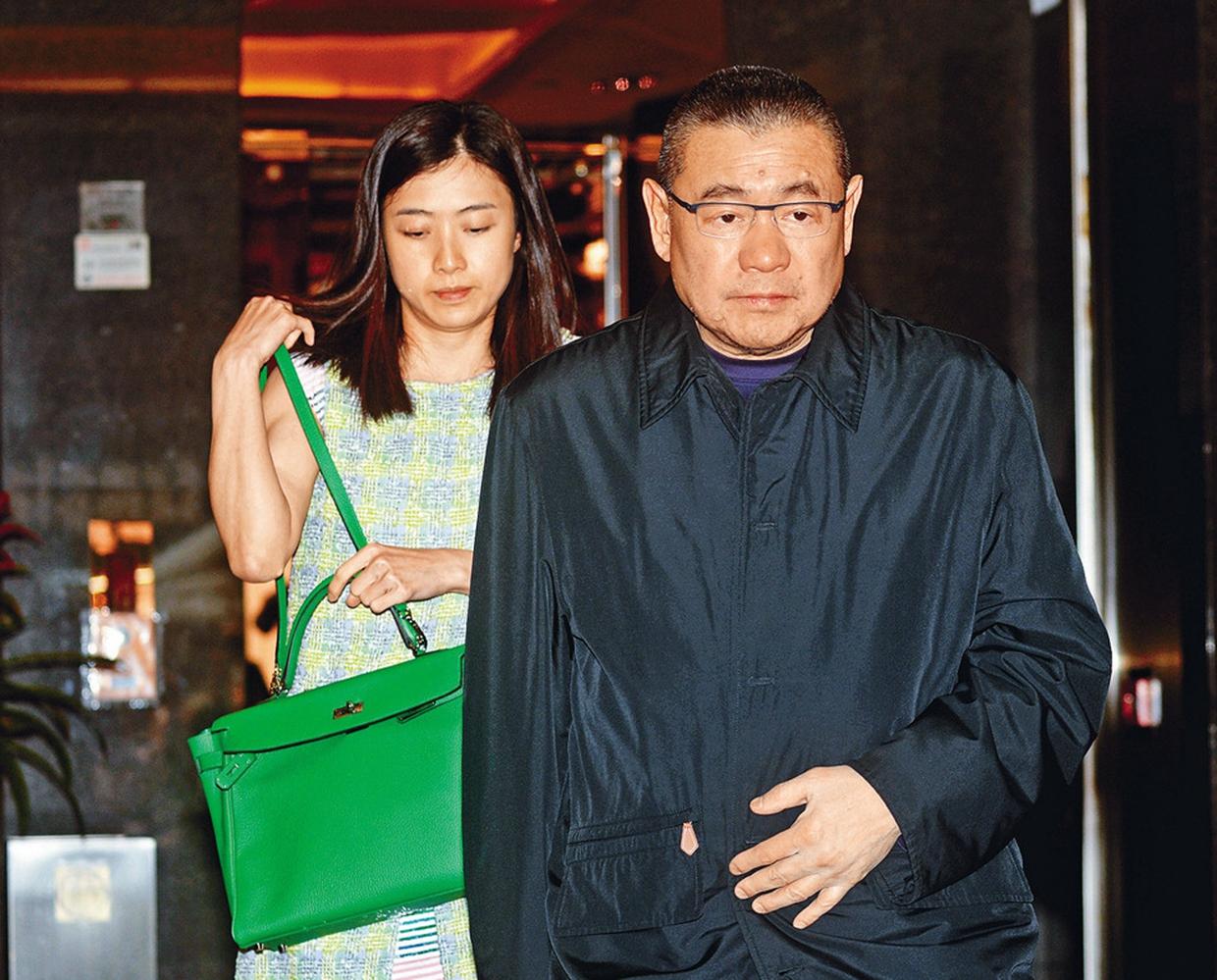 回顾:布局15年,分走刘銮雄七百亿身家原形毕露,网友直呼:手段高明