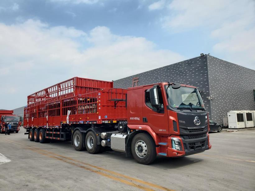 子车也高端,内饰舒适还配上了液缓,乘龙h5子母车中的子车实拍