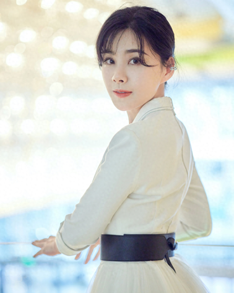 回顾何琳:婆婆是国家一级演员公公是表演艺术家,丈夫是著名导演