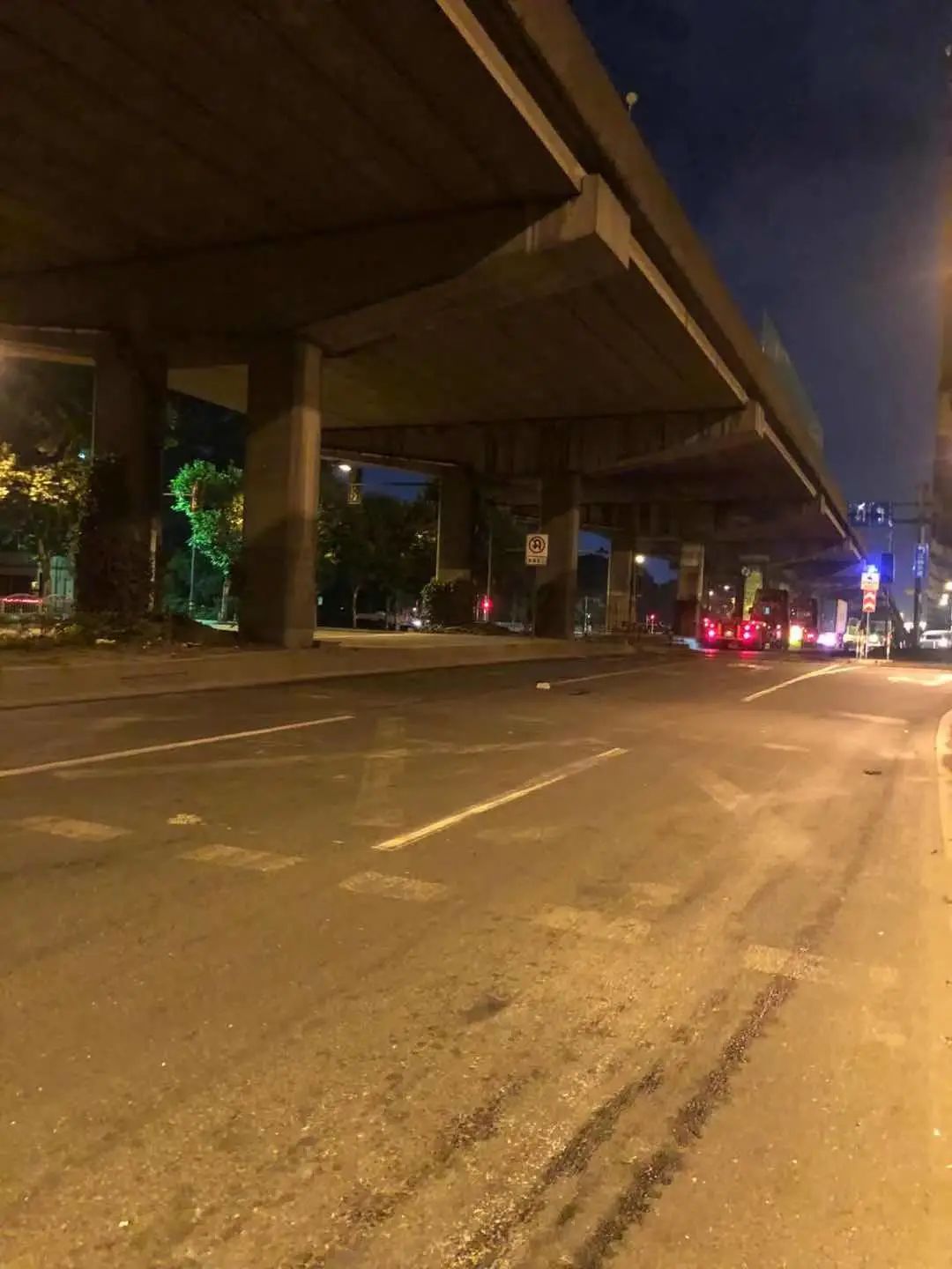宝山车主,泰和路江杨北路地段道路指示标志,车道标线等有调整