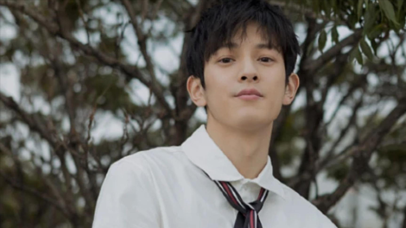 王润泽:从困苦的穷孩子,到撑起整个家的男明星,这一路有多难