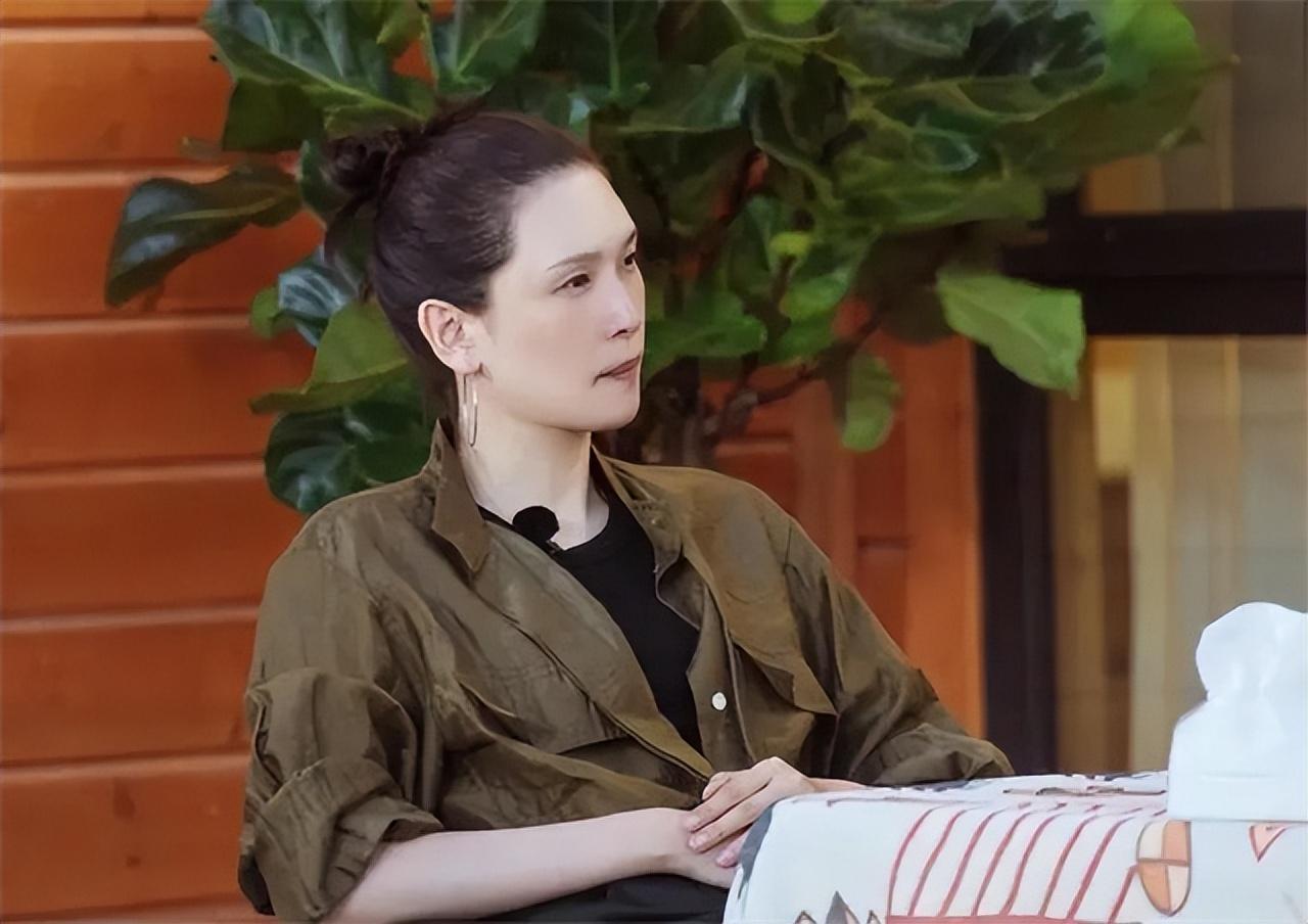 超模佟晨洁,与谢晖被誉为国内小贝和辣妹,离婚后却嫁给了魏巍