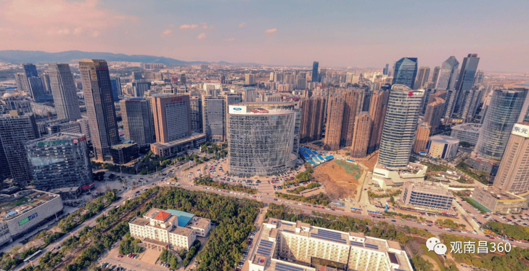 红谷大厦b座广告牌要拆除!2022年1月17日开工!