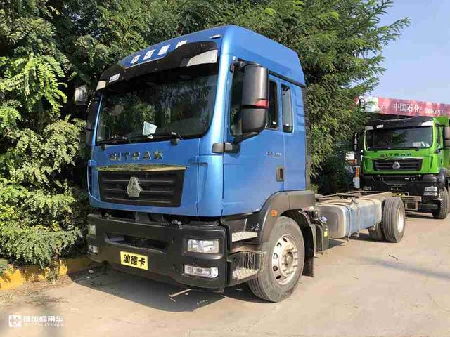 汕德卡6米8载货车来了,名字叫g5,高顶双卧配置高端又实用