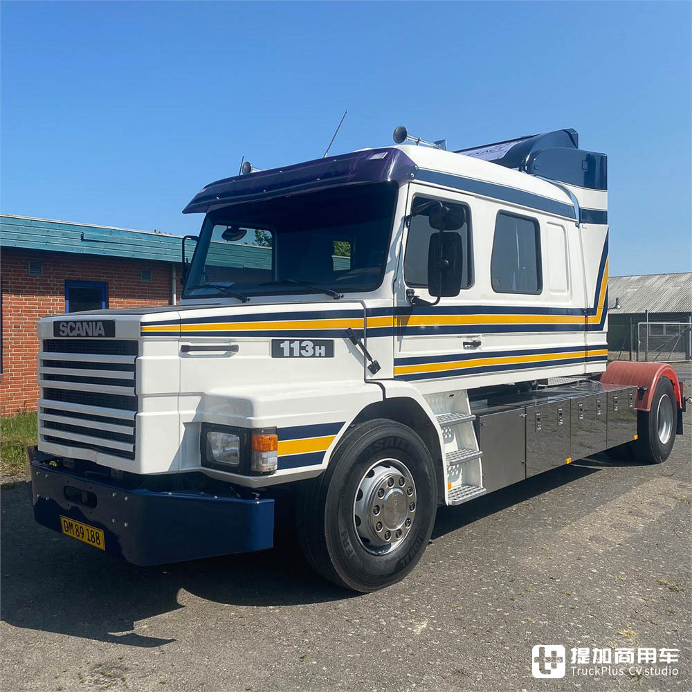 独一无二的卡车,双排座驾驶室,这台斯堪尼亚长头卡车配置真少见