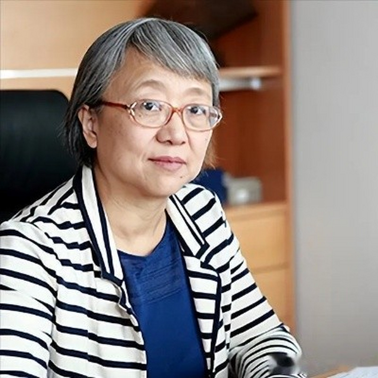 上海"高考状元"袁钧瑛,在公费留学美国后竟然留在当地不愿回国,正当