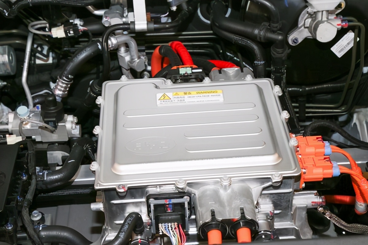 配刀片电池,401km续航售12万起,比亚迪元pro值得买吗