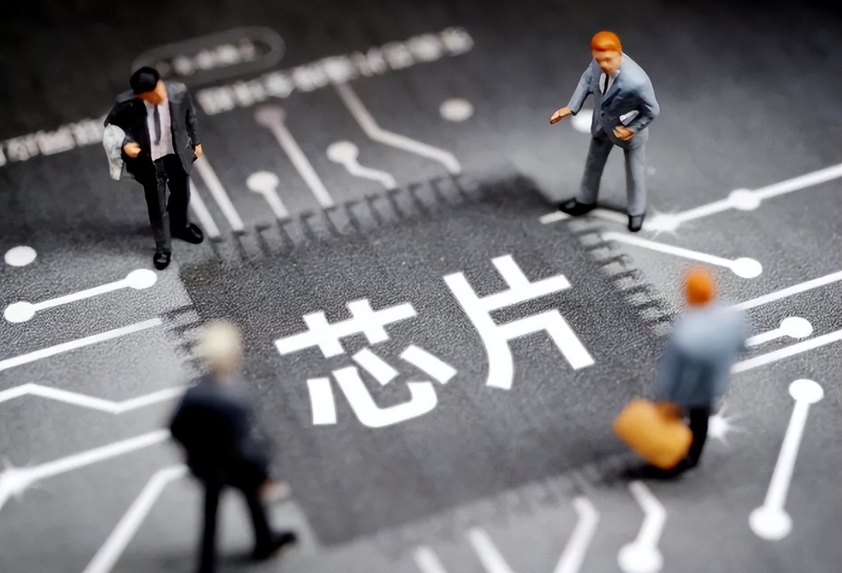 中美彻底掰了?美芯片三巨头正式宣布,人民日报:丢掉所有幻想!