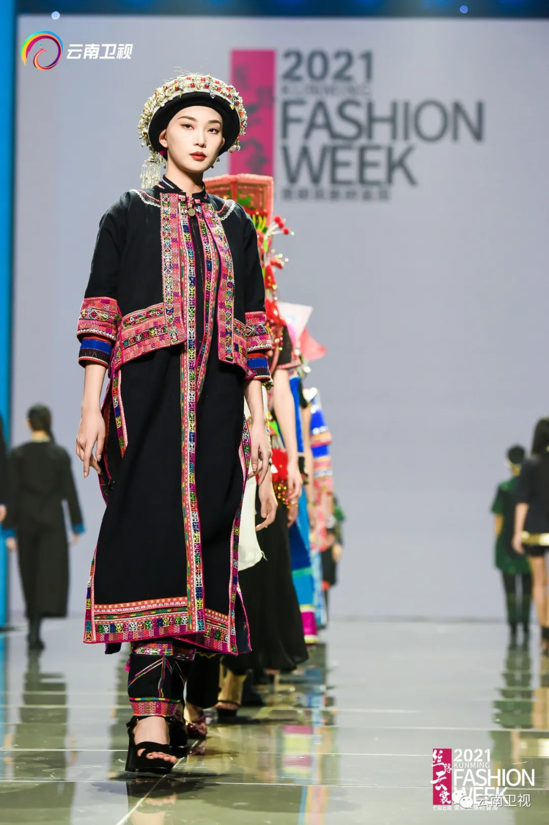 昆明民族时装周昭通大理西双版纳红河齐赛装