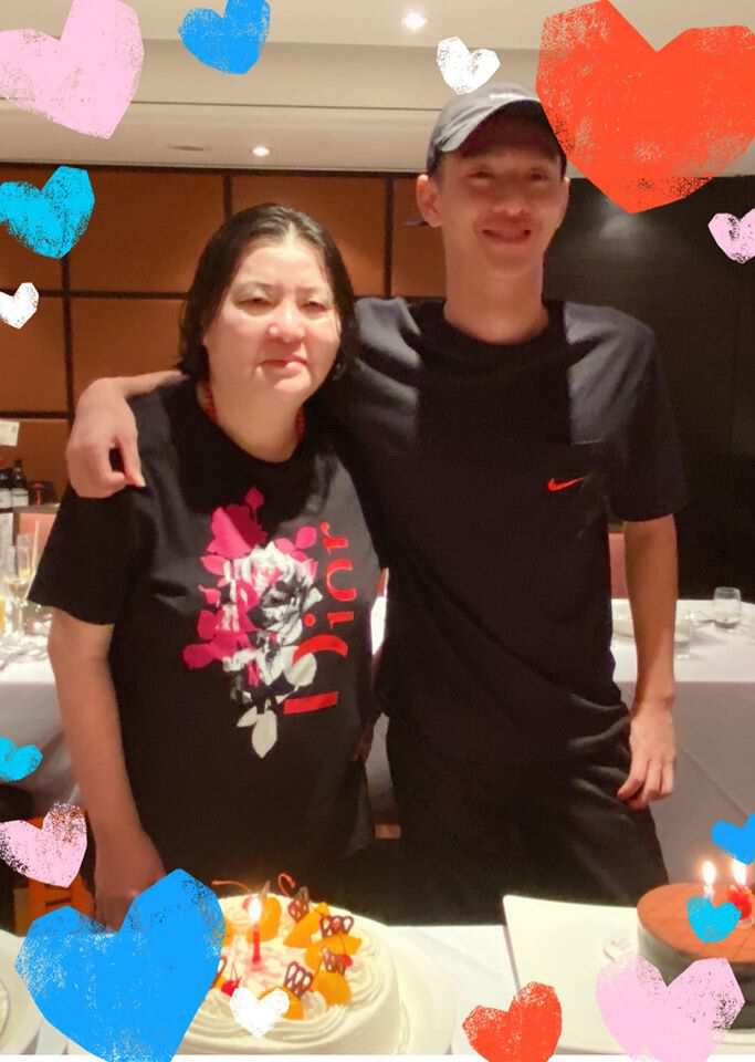 陈宝莲"遗孤"进军娱乐圈!打扮前卫,曾幸得王菲经纪人领养