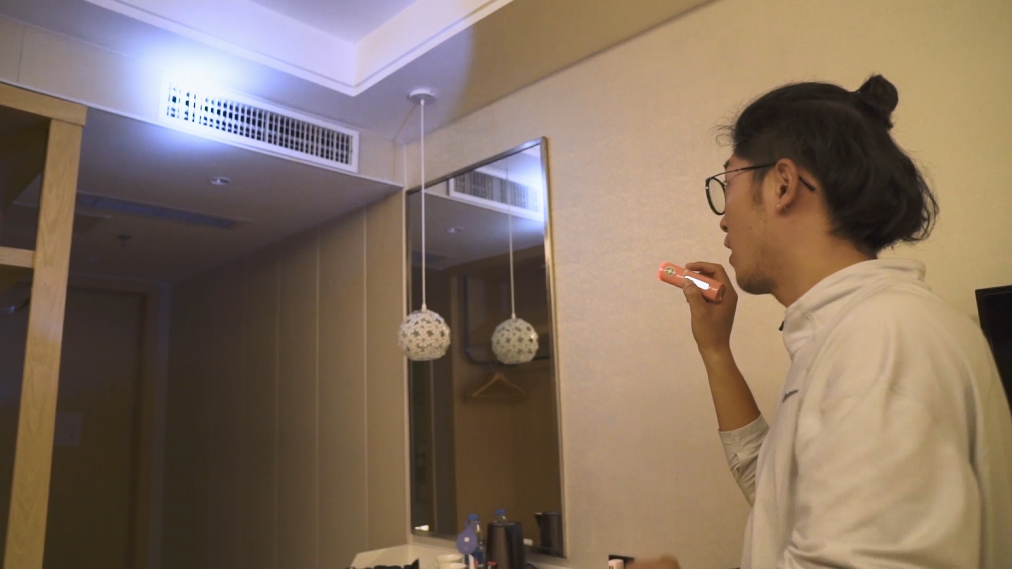 这9个位置最容易藏针孔摄像头,情侣住酒店前,最好要先检查