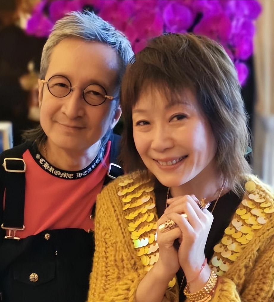 叶童自曝遭马天宇嫌弃年龄:私下里不说话,主动加吻戏也无济于事