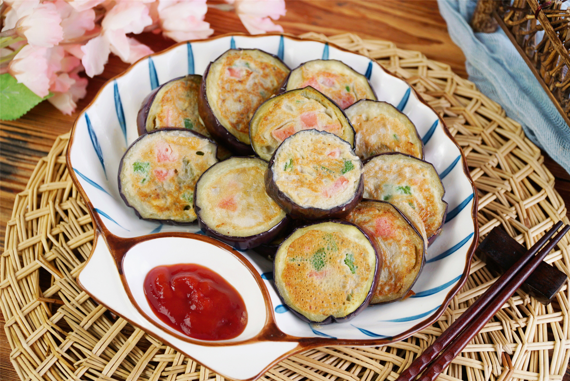 夏天,我家爱吃的"茄子饼",简单省事,早餐能吃五六块,真香呀