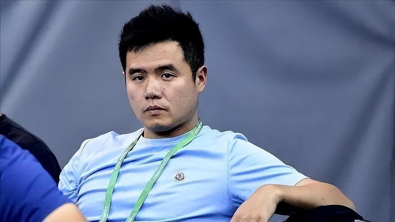 回顾国乒刘国正受伤后女友与他分手退役娶小9岁舞蹈出身的师妹