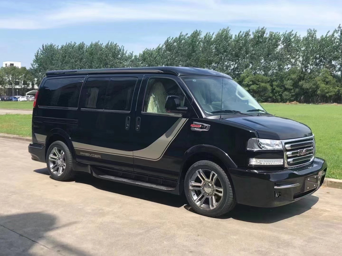 进口gmc全新国六b七座半隔断,美式肌肉豪华商务车