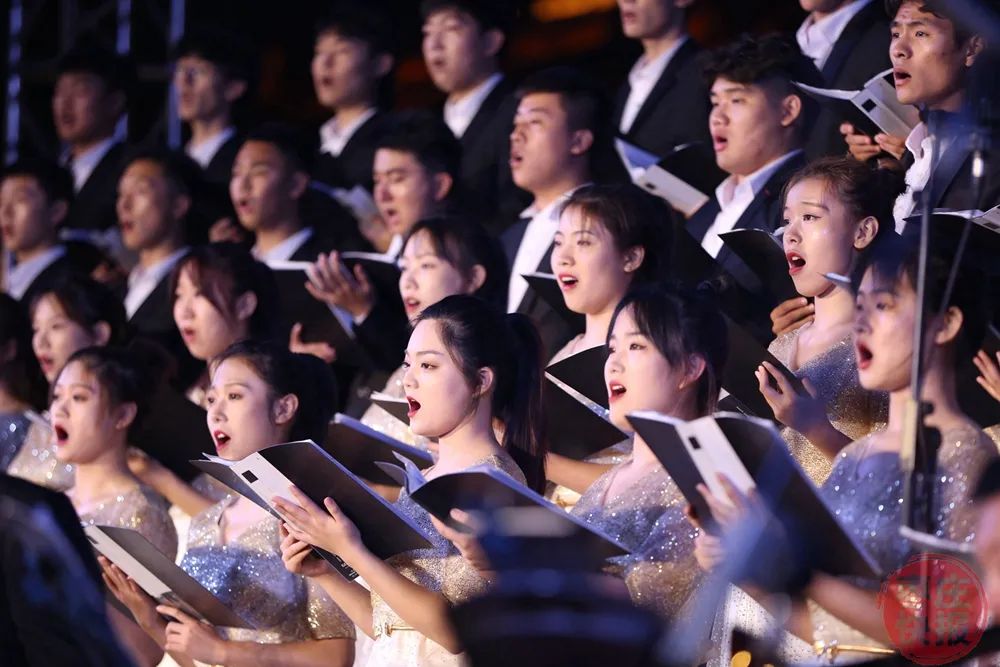 【相约艺术节】昨晚,大型交响声乐套曲《大运河》在台儿庄古城首演