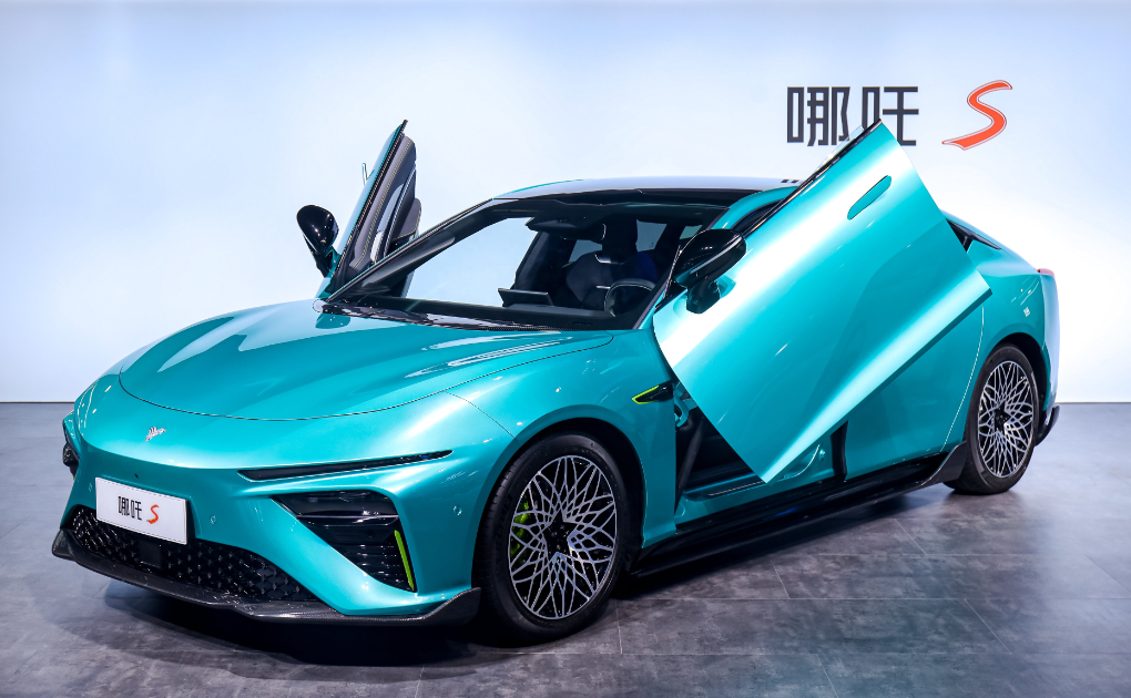 20万内可选的4款四驱轿车,外观内饰精美,自驾家用两不误