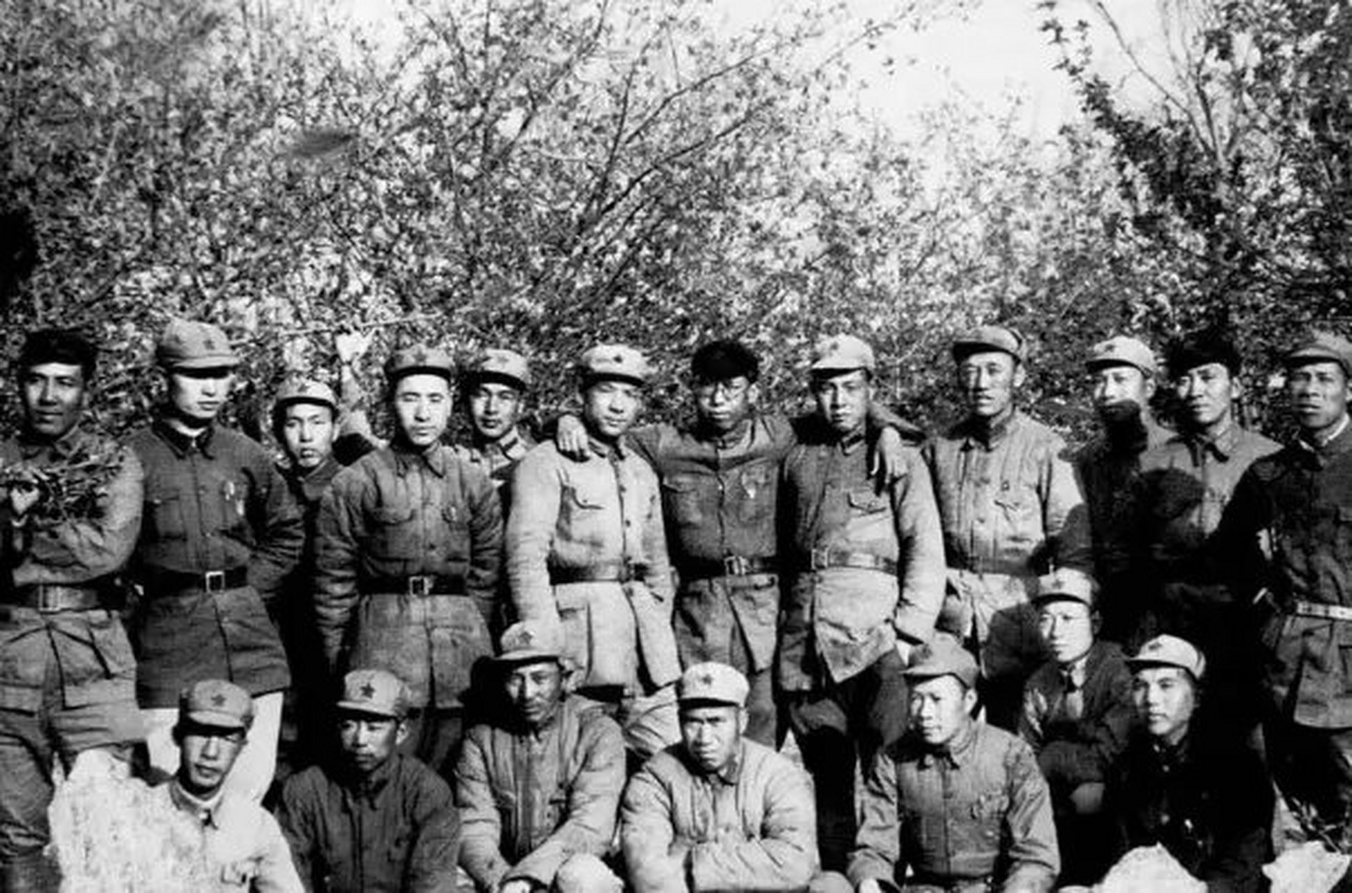 将红军改编为八路军,人数超编3.4万,是用什么办法解决的?