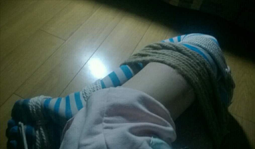 但是如今身陷险境,大喊大叫那就是跟绑匪的意思反着来,难免不会招致