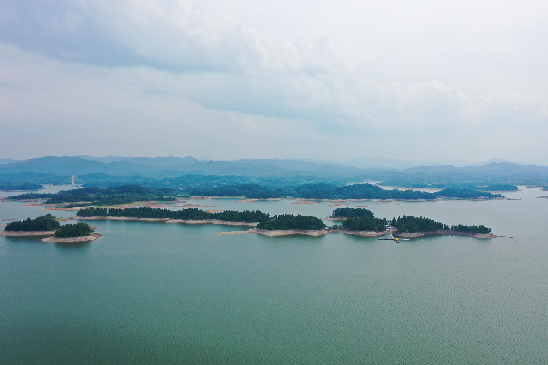 萬佛湖風景區,風景綺麗,引人入勝