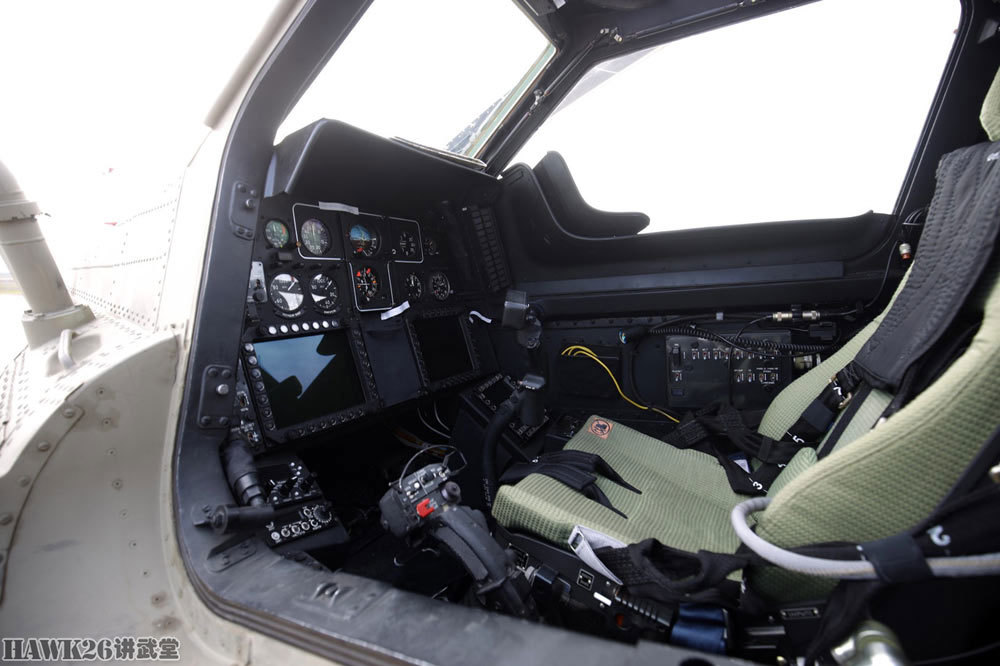俄军公布米-28ub武装教练直升机最新照片 前后座舱内部设置曝光