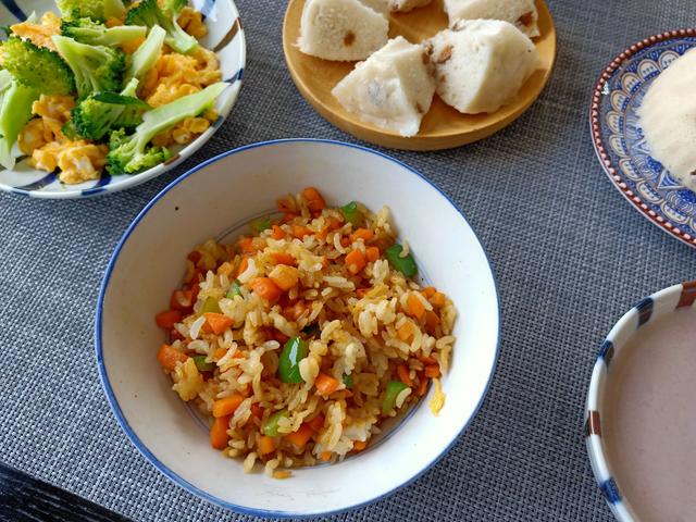 天天晒早餐走红朋友圈,生活美如诗,网友:想做你的女儿