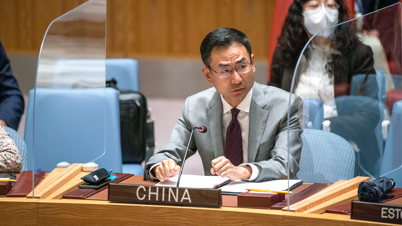 联合国会场激烈交锋,中国代表说了番前所未有的话,立刻震动全场