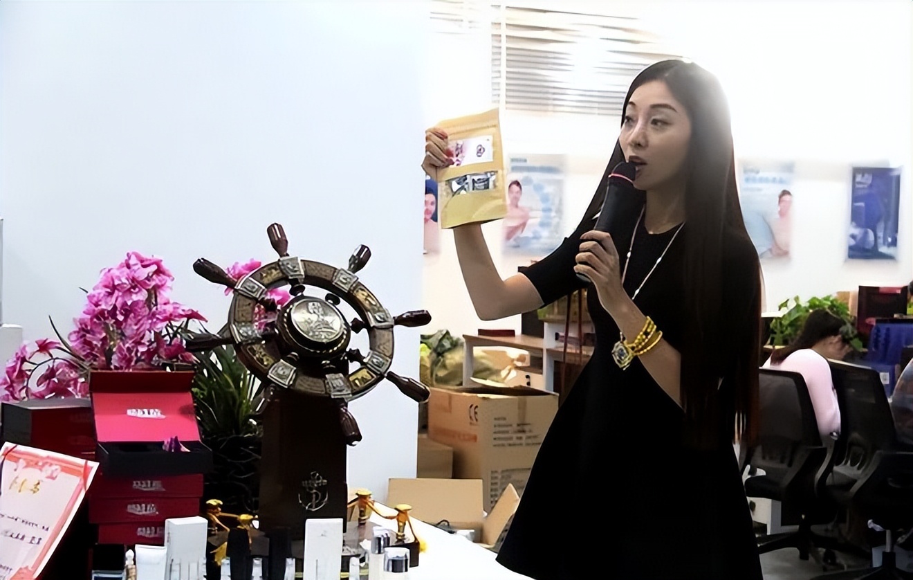 山东姑娘李雪珂:白手起家24岁年入千万,29岁未婚生3个混血儿