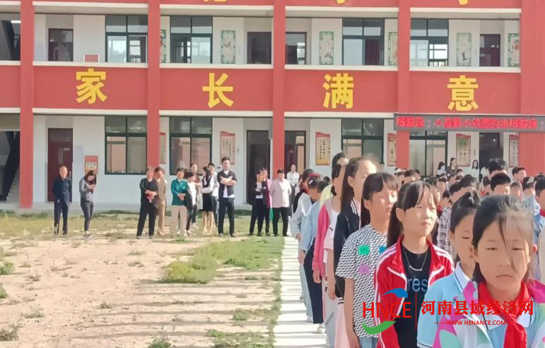 商丘市示范区周集乡贾庄小学开展家长开放日活动