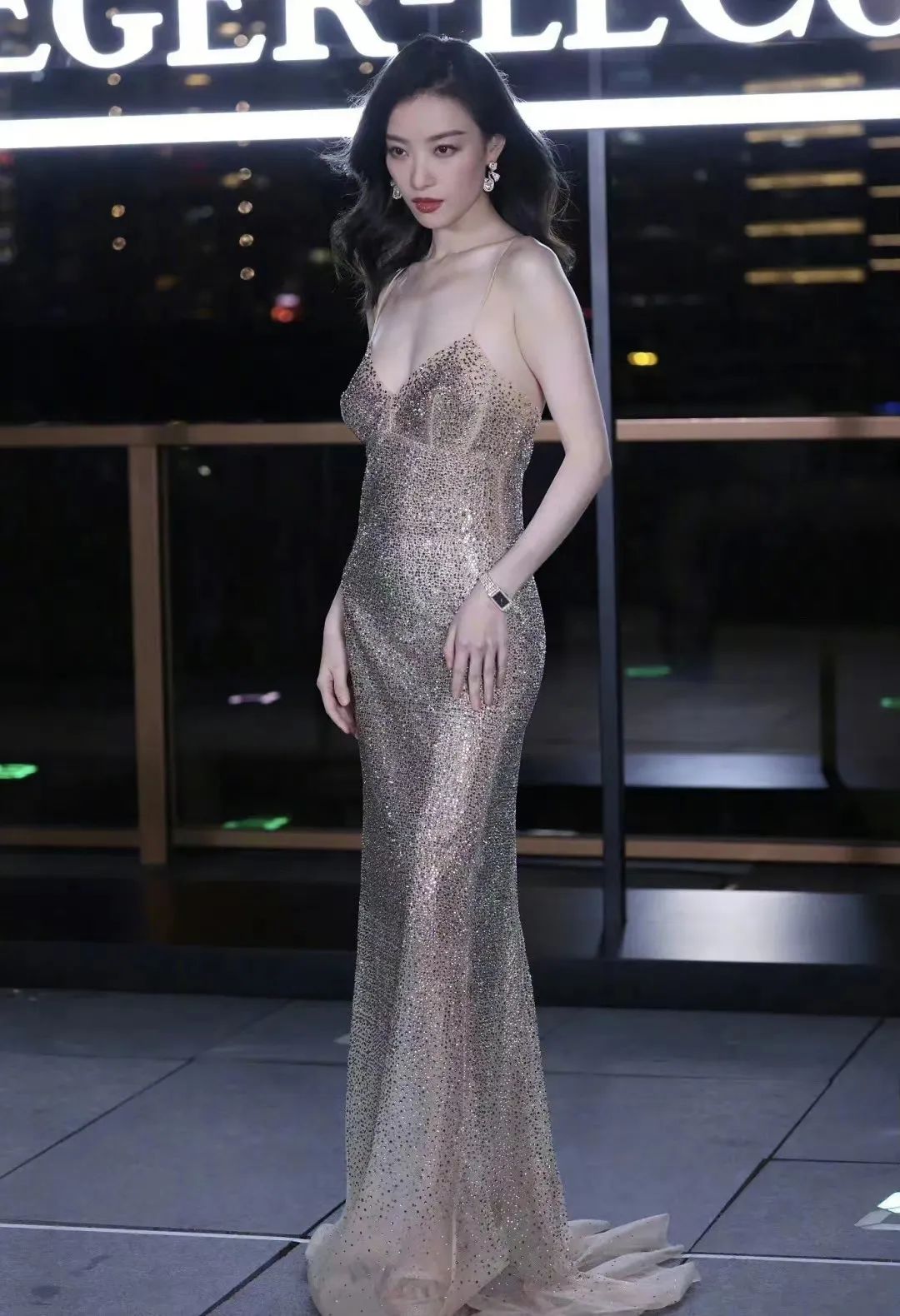 172cm"东北全智贤"火了!又野又欲的猫系女友,差一点就被毁了