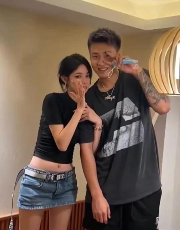 正式就任后,赵睿新职位篮协官宣布,离开广东,朱芳雨赠送贵礼